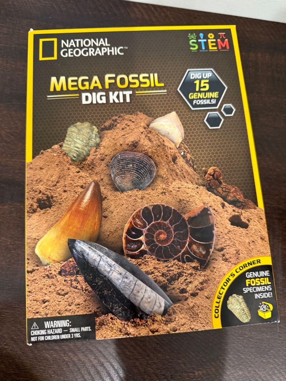 National Geographic Mega Fossil Dig Kit - Yellow & Brown Packaging